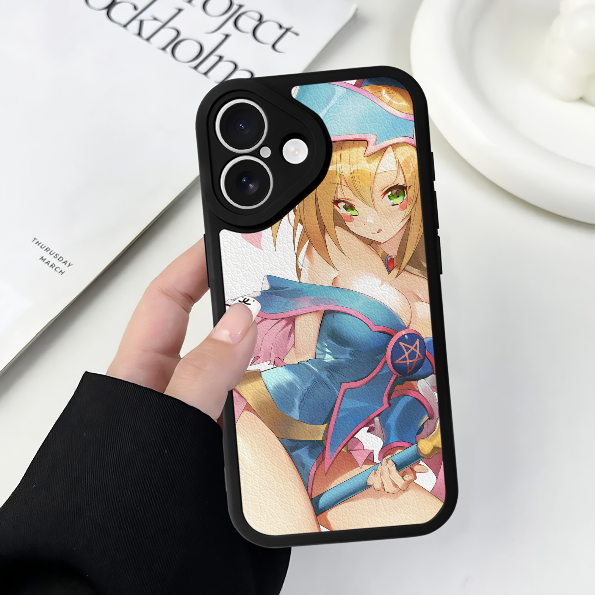 （画像用） 遊☆戯☆王 Yu-Gi-Oh! 【iPhone 16シリーズ対応】シリコンスマホケース（レザー調） 材質：シリコン